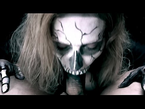 ❤️ Demona knabino suĉanta kokon per sia nigra buŝo kaj glutante kumon. ❌ Hejmfarita porno ĉe eo.watchhentai.ru ❌